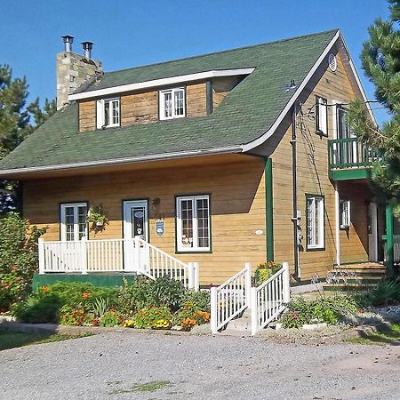 Gite La Halte Du Verger Bed And Breakfast Rivière-du-Loup Dış mekan fotoğraf