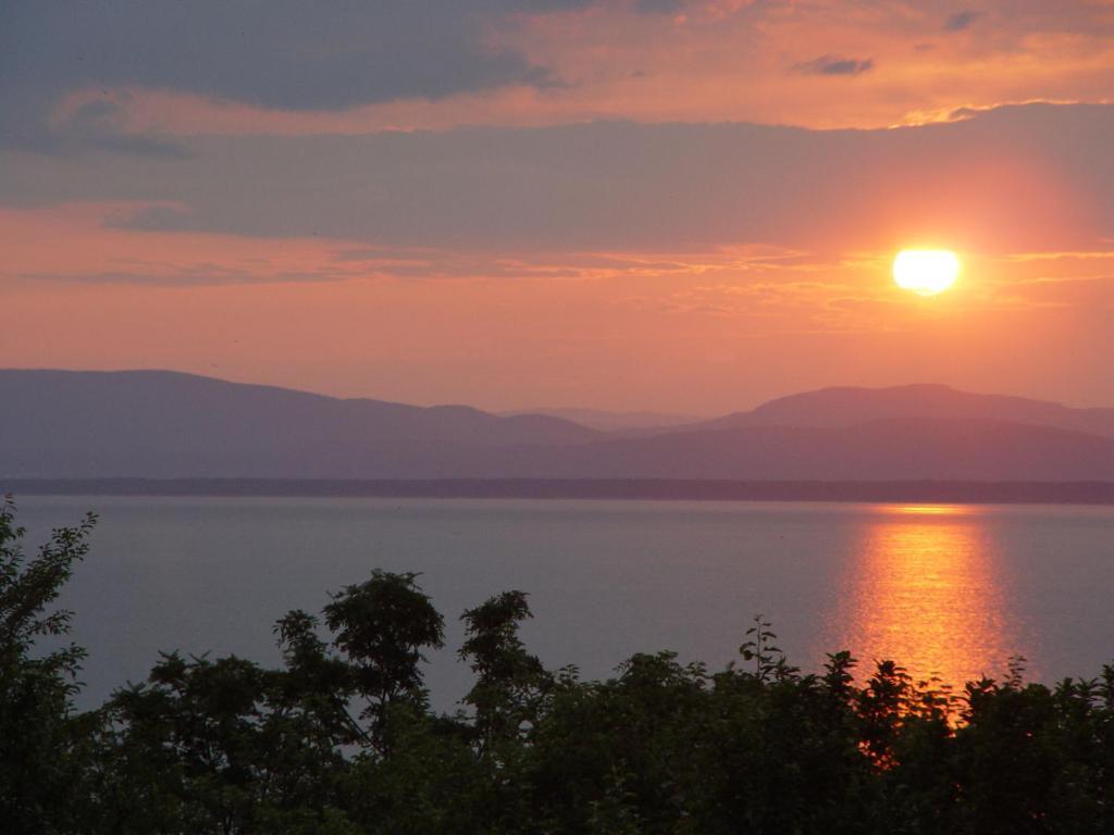 Gite La Halte Du Verger Bed And Breakfast Rivière-du-Loup Dış mekan fotoğraf