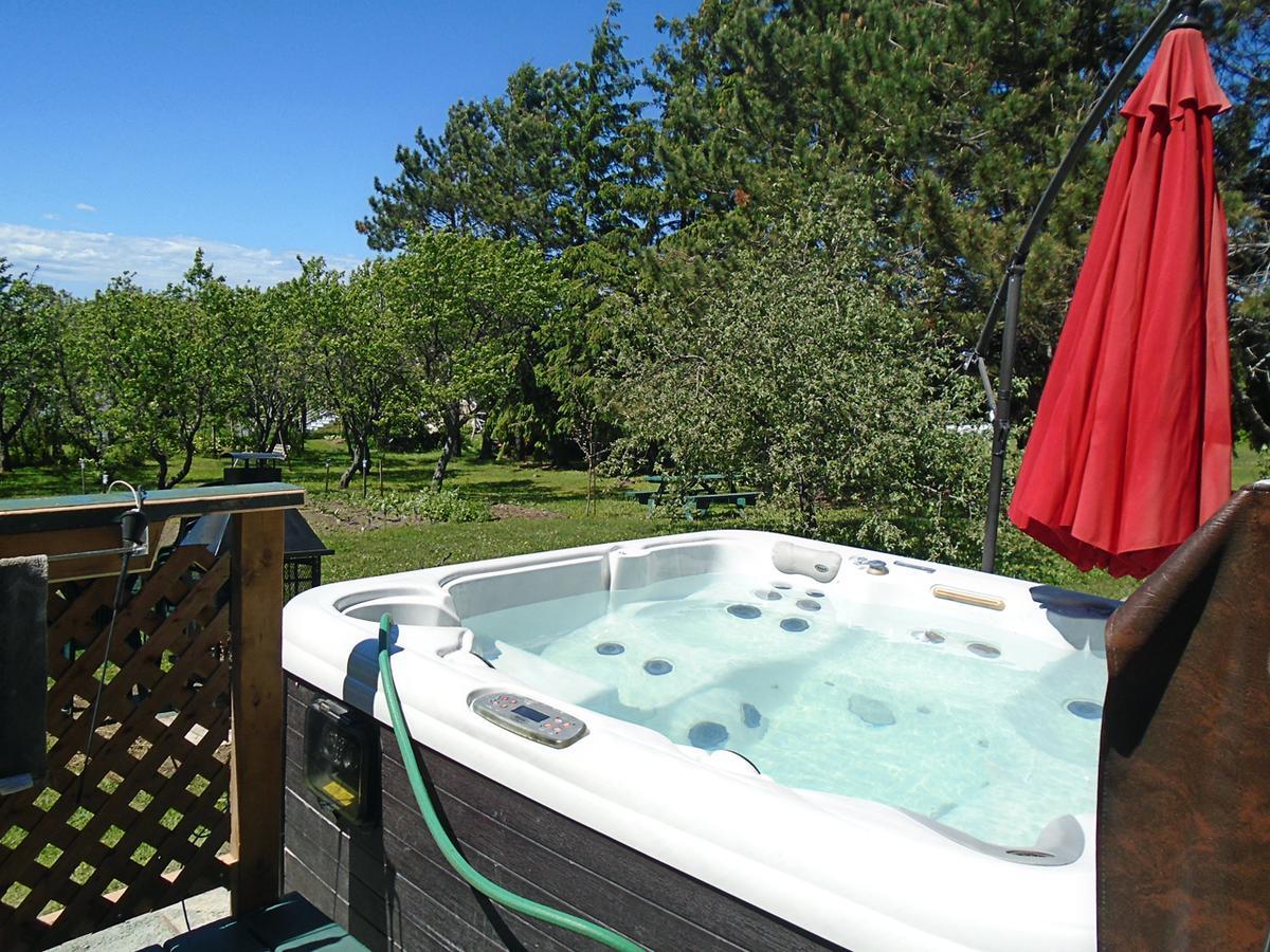 Gite La Halte Du Verger Bed And Breakfast Rivière-du-Loup Dış mekan fotoğraf