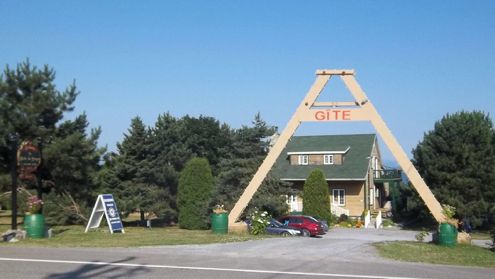 Gite La Halte Du Verger Bed And Breakfast Rivière-du-Loup Dış mekan fotoğraf