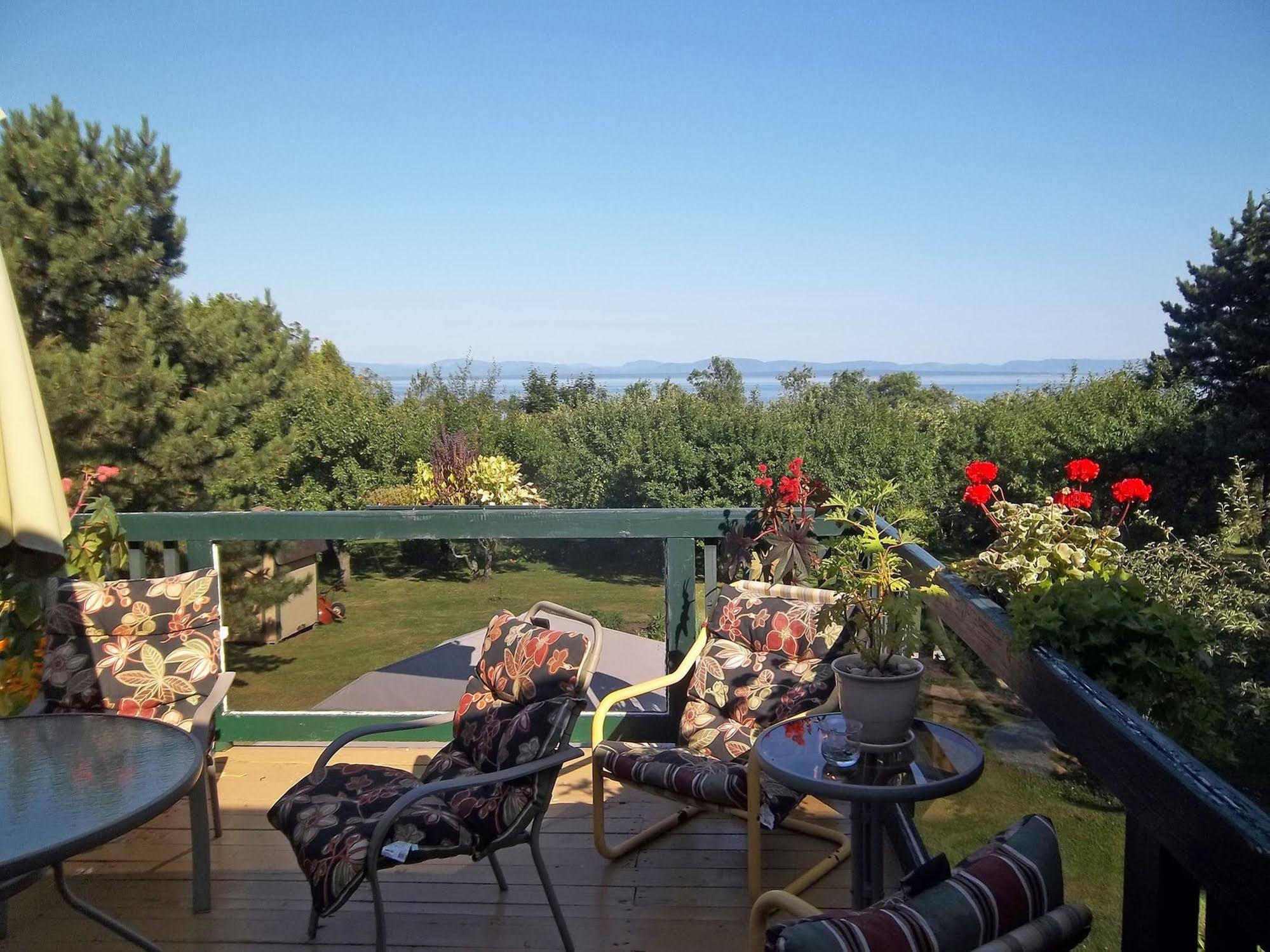 Gite La Halte Du Verger Bed And Breakfast Rivière-du-Loup Dış mekan fotoğraf